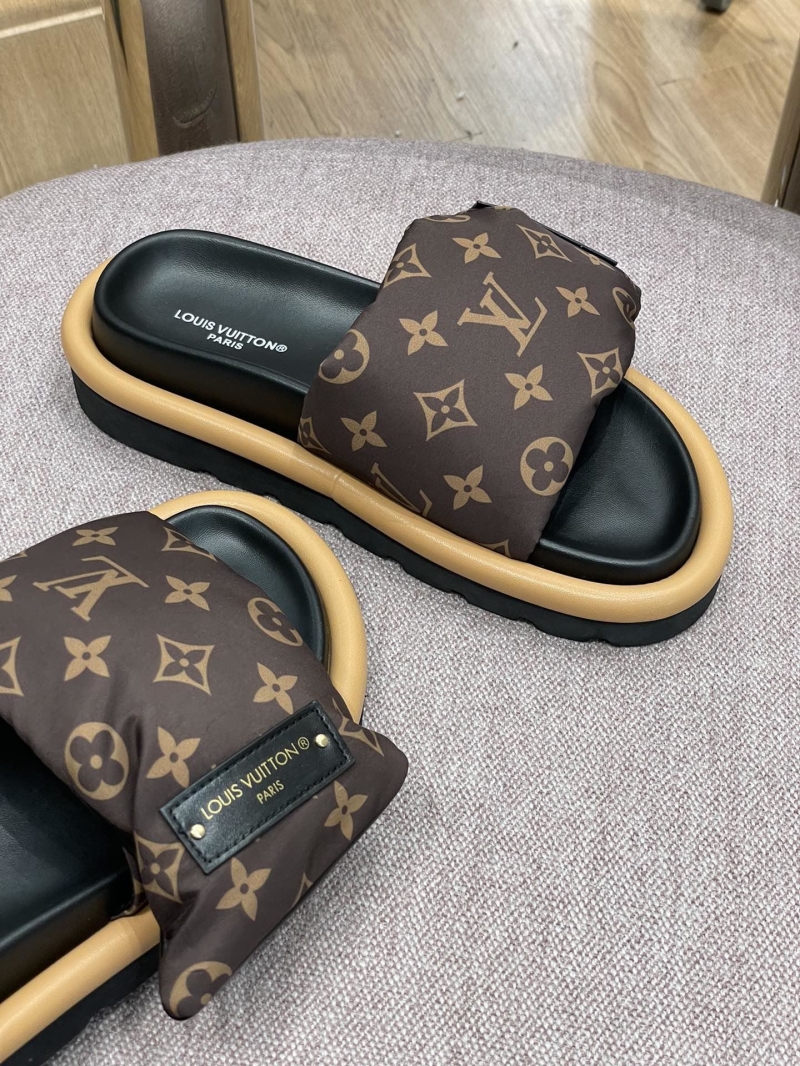 l0vis Vvtt0n slippers